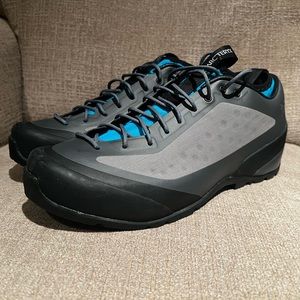 Arc’teryx Acrux FL approach shoe